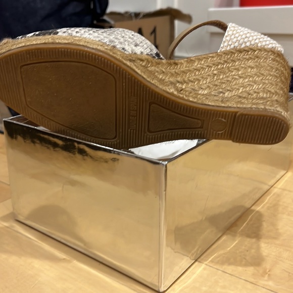 That snake 🐍 skin appeal. - Picture 7 of 7